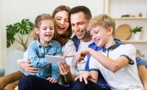 Educare al digitale, mini guida per i genitori.